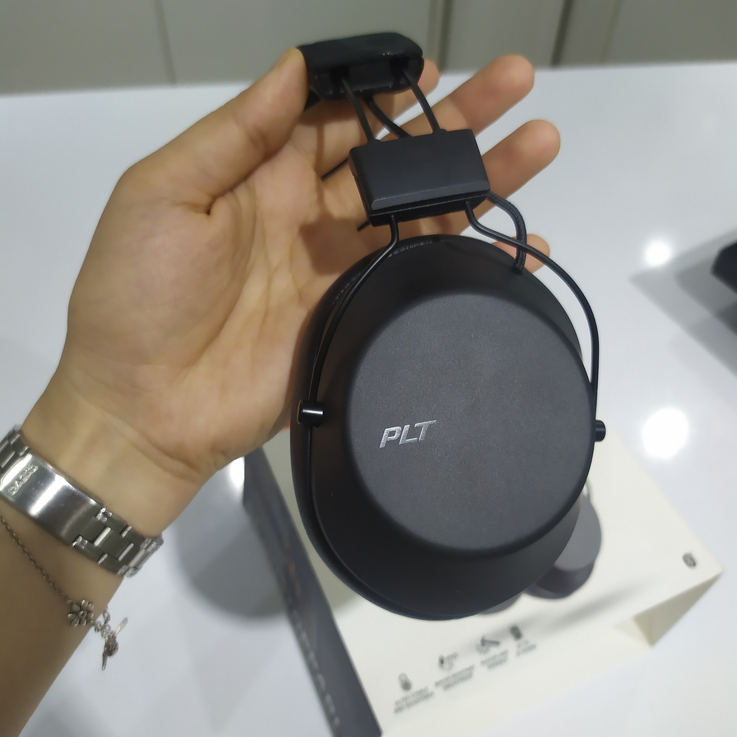 Plantronics Backbeat Fit 6100 Over Ear Bluetooth Thể Thao Cao Cấp