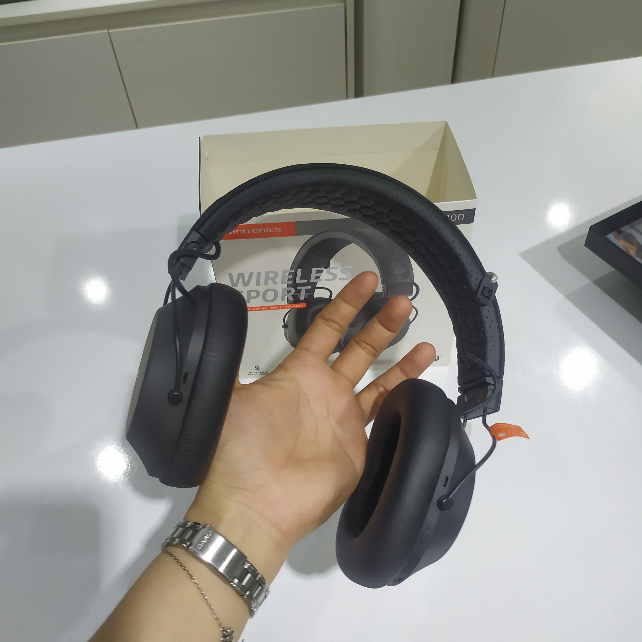 Plantronics Backbeat Fit 6100 Over Ear Bluetooth Thể Thao Cao Cấp