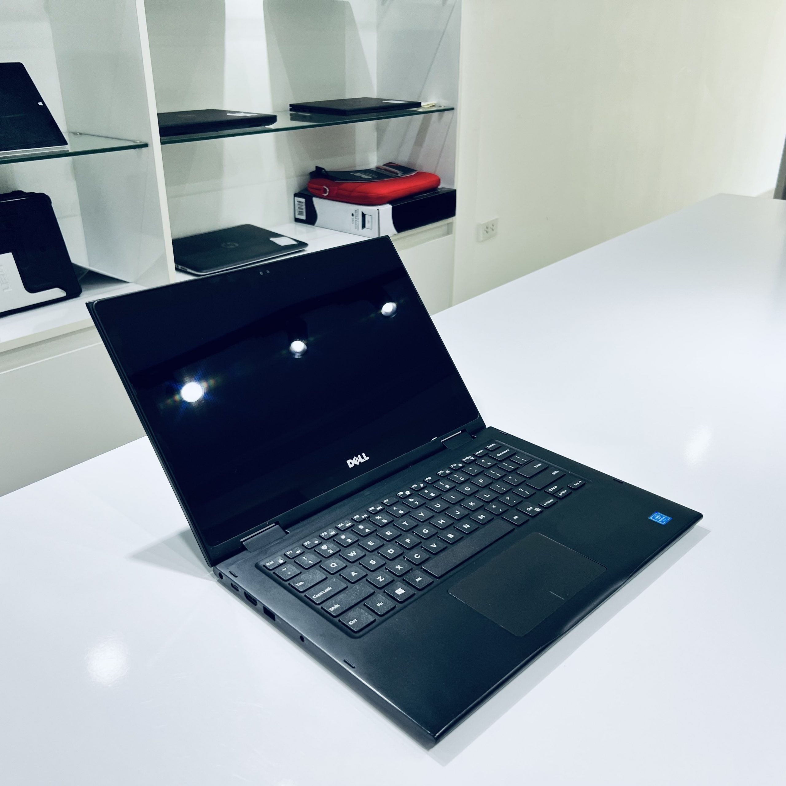 Laptop Dell Latitude 3390 2-in-1 ຈໍສຳພັດ ໝຸນໄດ້ 360 ອົງສາ