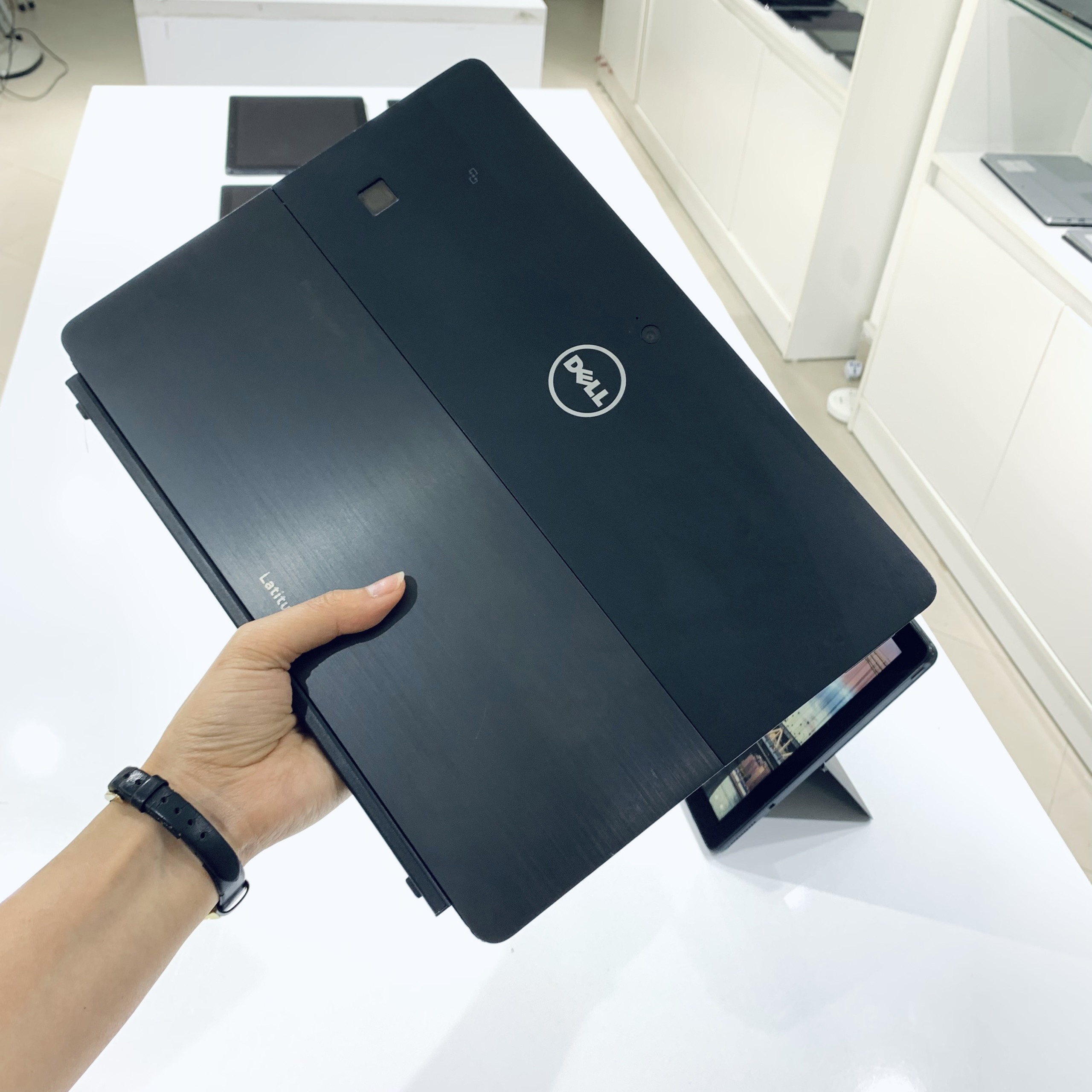 Laptop Dell Latitude 5290 2-in-1 ສຳພັດ ສະເປັກແຮງ (ສິນຄ້າພ້ອມສົ່ງ)
