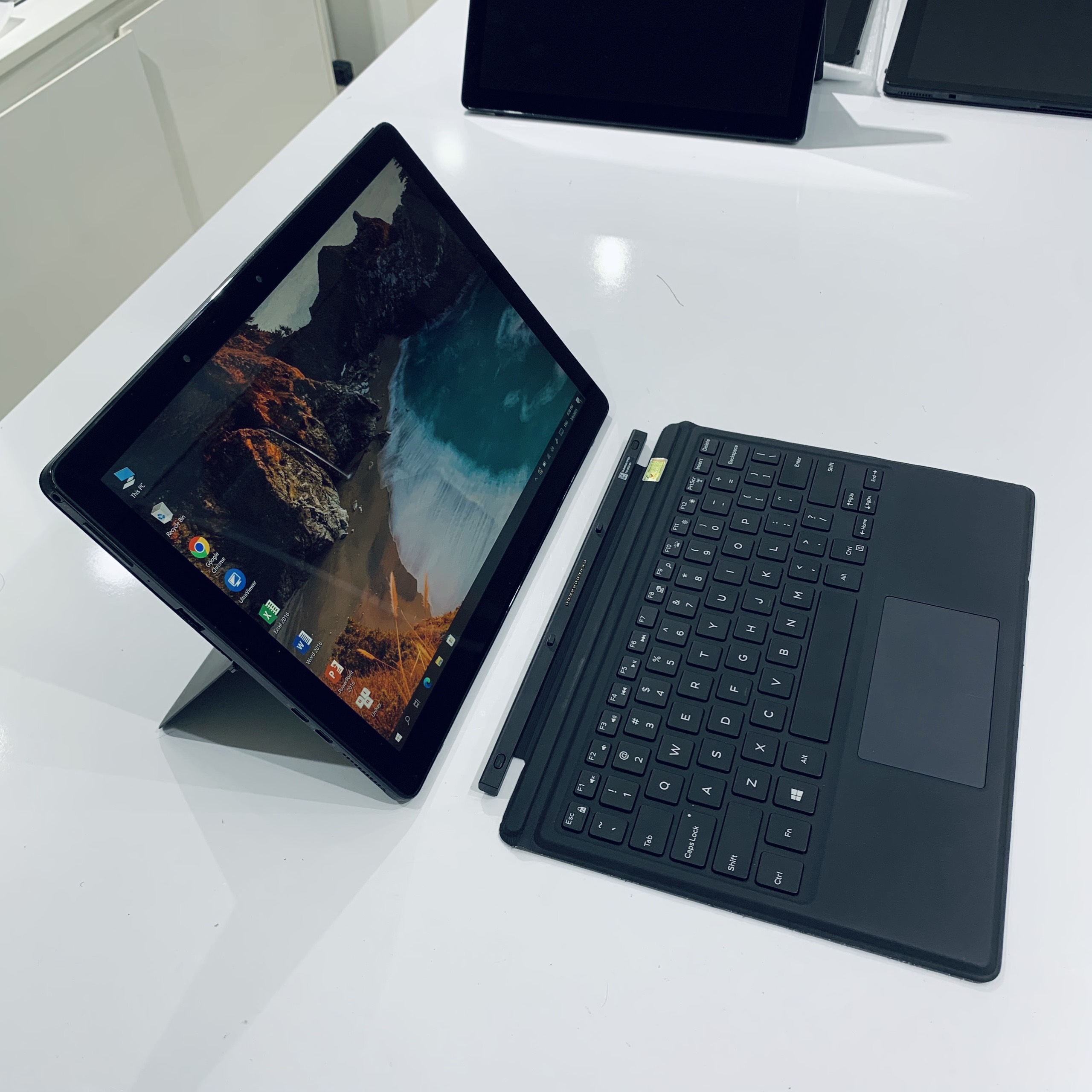 Laptop Dell Latitude 5290 2-in-1 ສຳພັດ ສະເປັກແຮງ (ສິນຄ້າພ້ອມສົ່ງ)