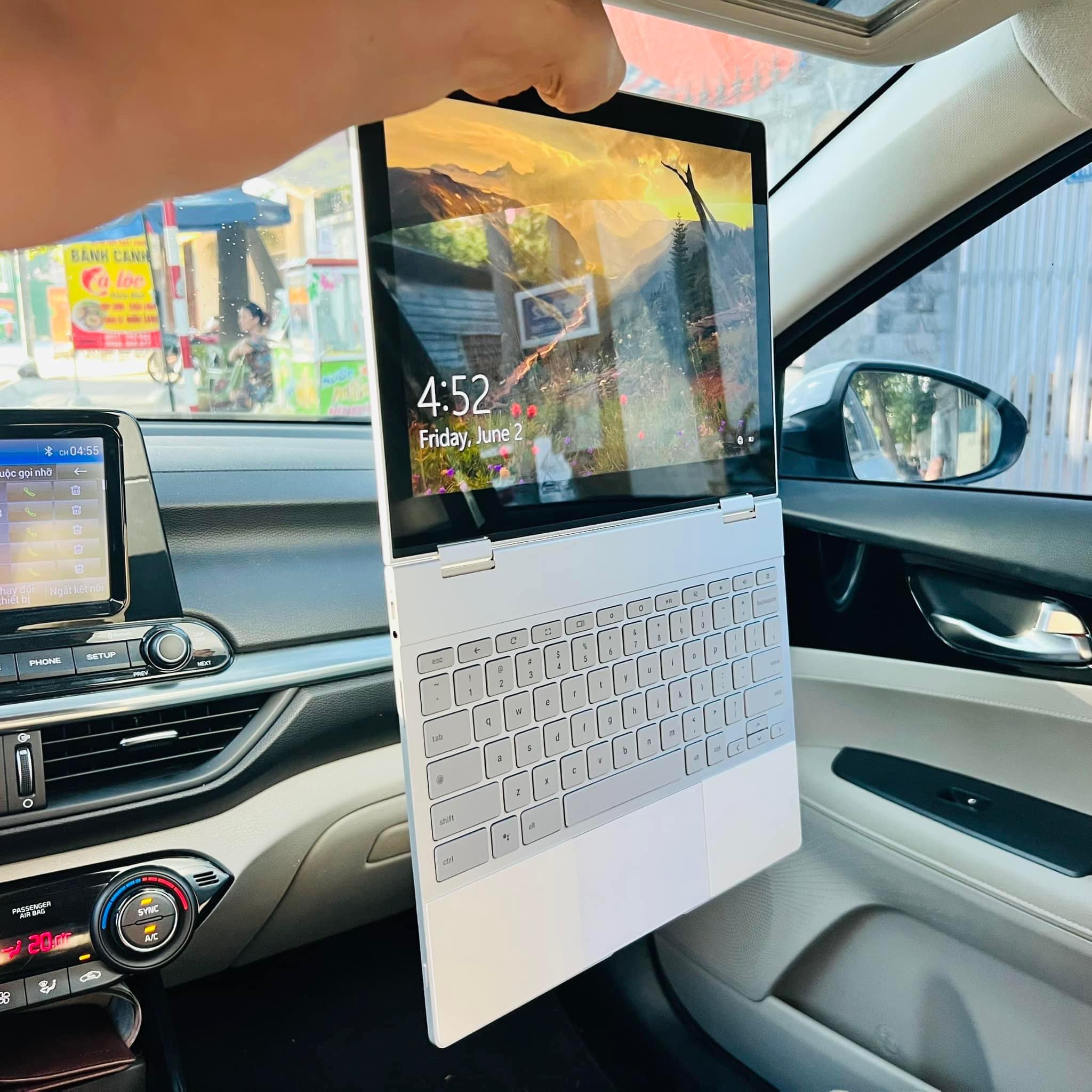 Google Pixelbook ໜ້າຈໍ 2K ບາງເບົາພິເສດ - Core i7/Ram 16GB/SSD 512GB (ເຄື່ອງໝົດແລ້ວ)