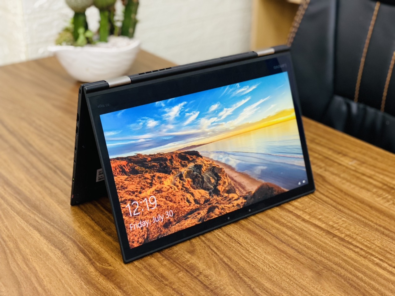 Lenovo THINKPAD X1 YOGA Gen 2 ໝູນພັບ 360 ອົງສາ - ມີບິກໃນຕົວເຄື່ອງ