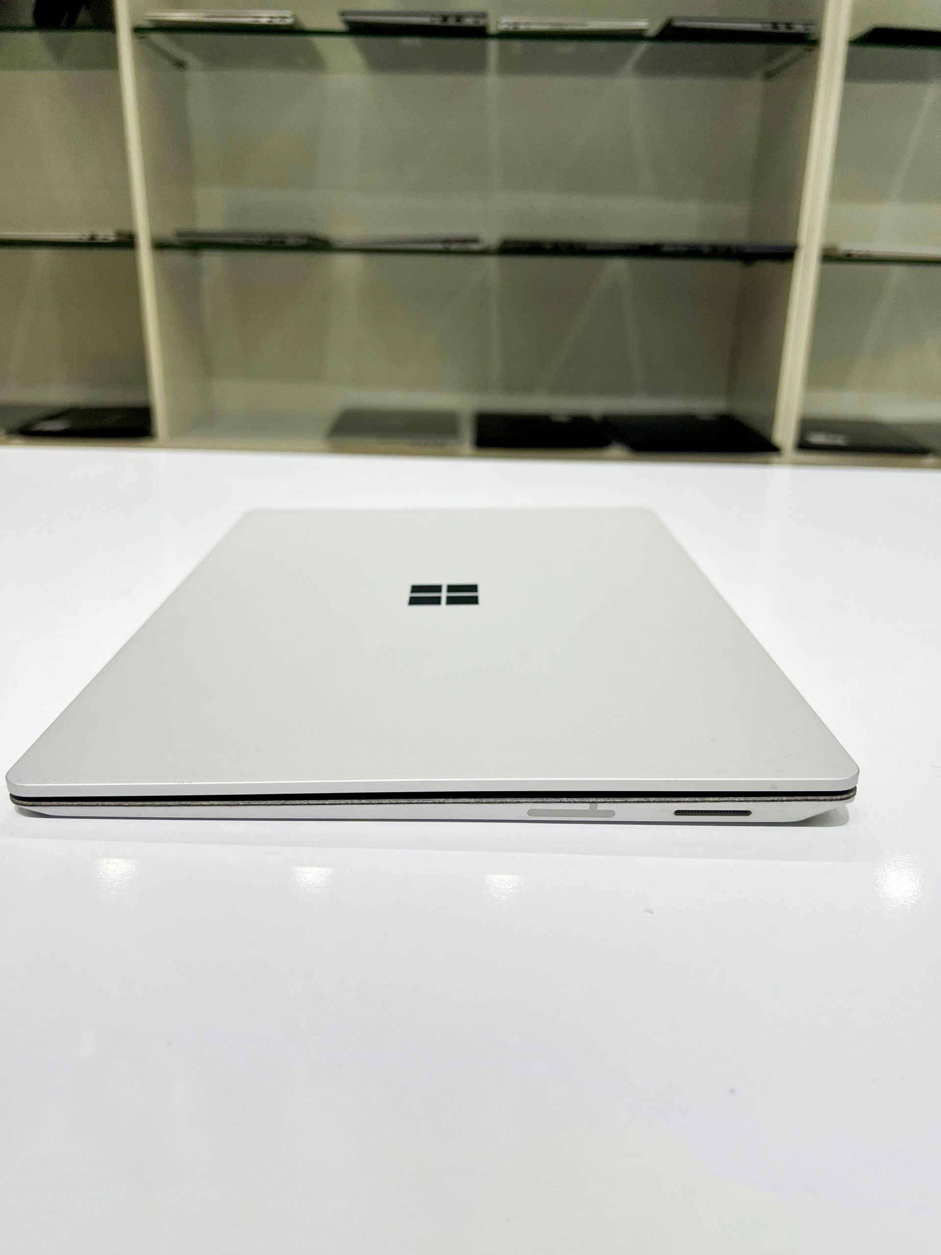 Microsoft Surface Laptop 1769 Gen 1 - ໜ້າຈໍ 2K ສຳພັດ