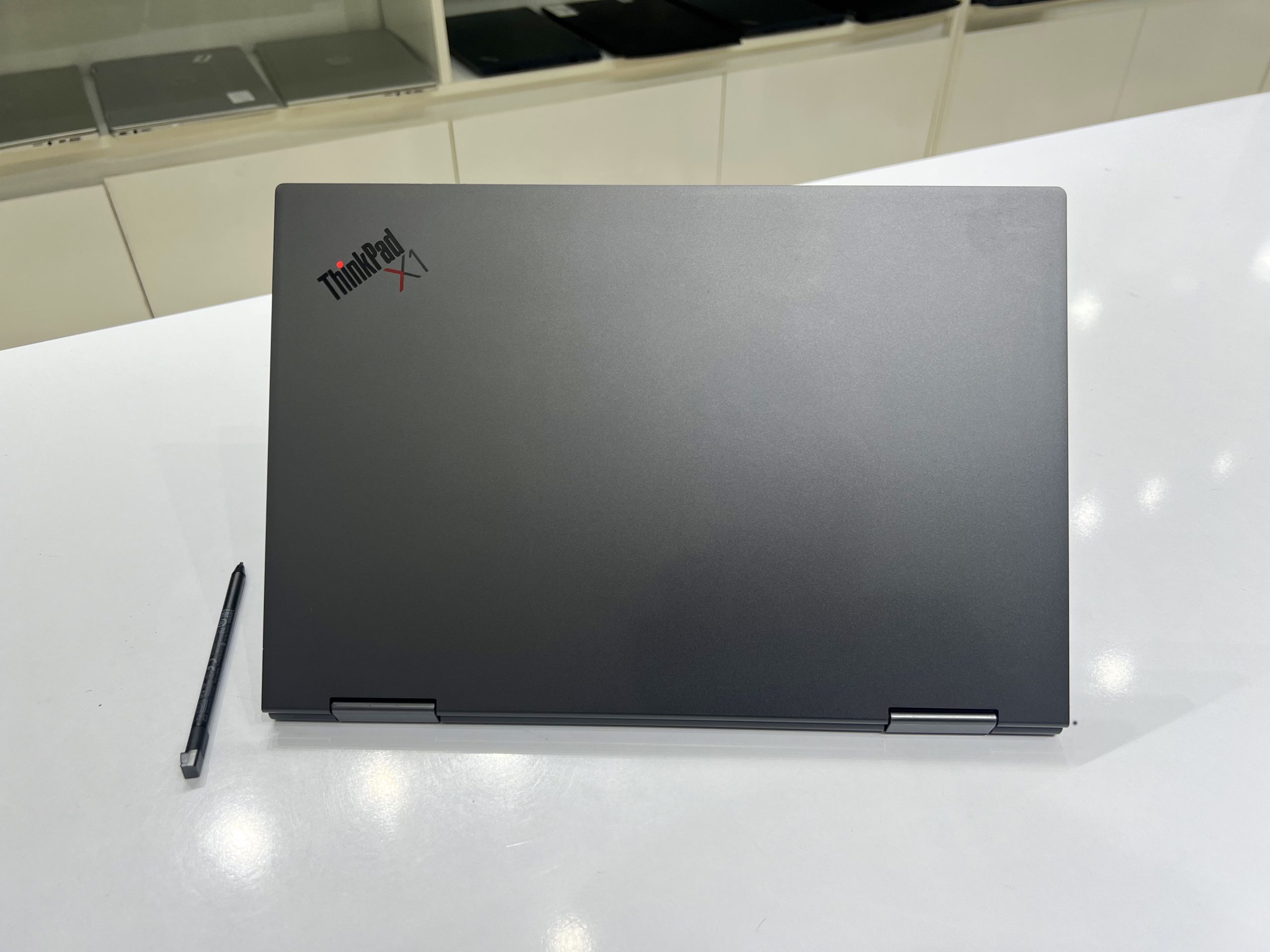 Lenovo Thinkpad X1 Yoga Gen 4 ໝູນພັບ 360 ອົງສາ