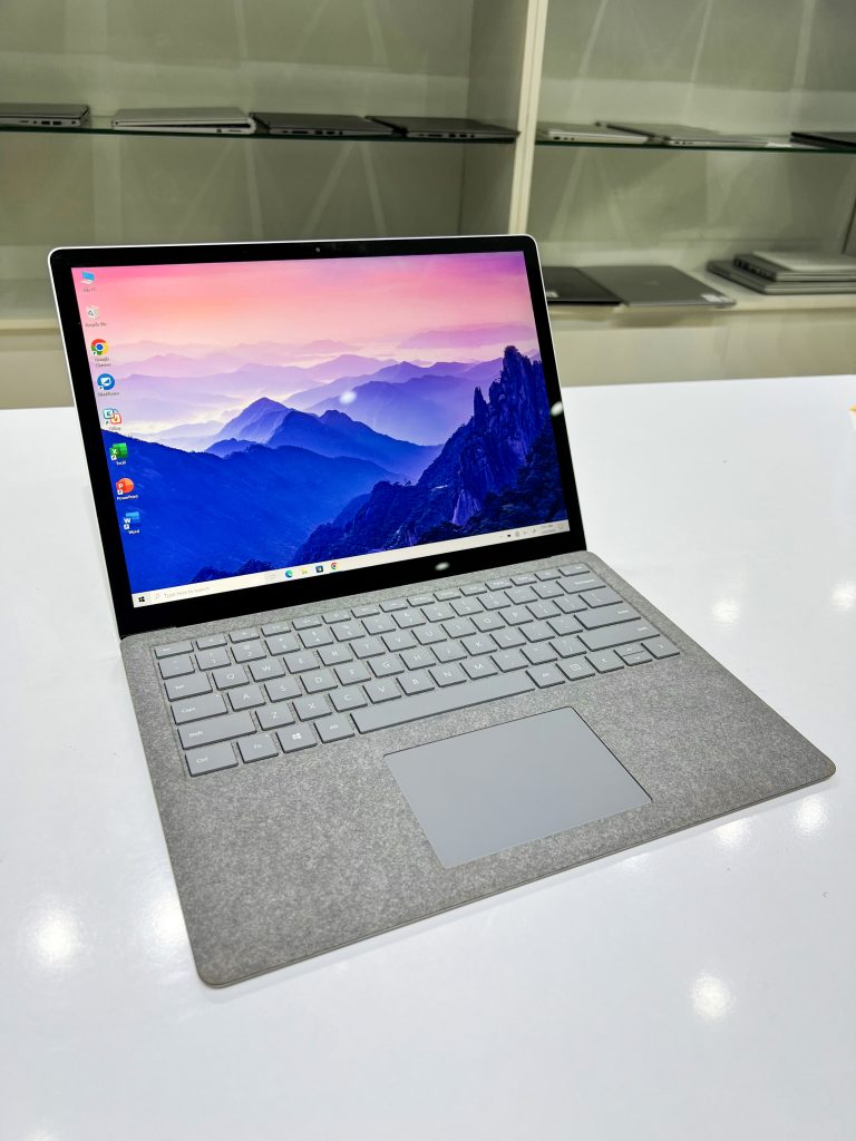 Surface Laptop 1769 Review