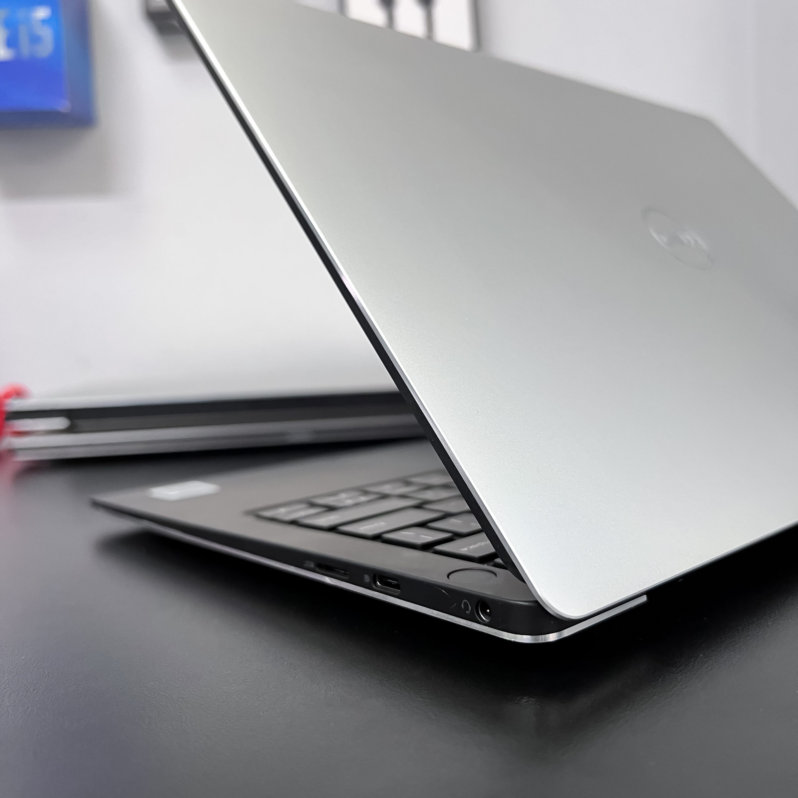 Dell XPS 13 7390 - Laptop ສຳລັບນັກທຸລະກິດລະດັບສູງ, ບາງເບົາ