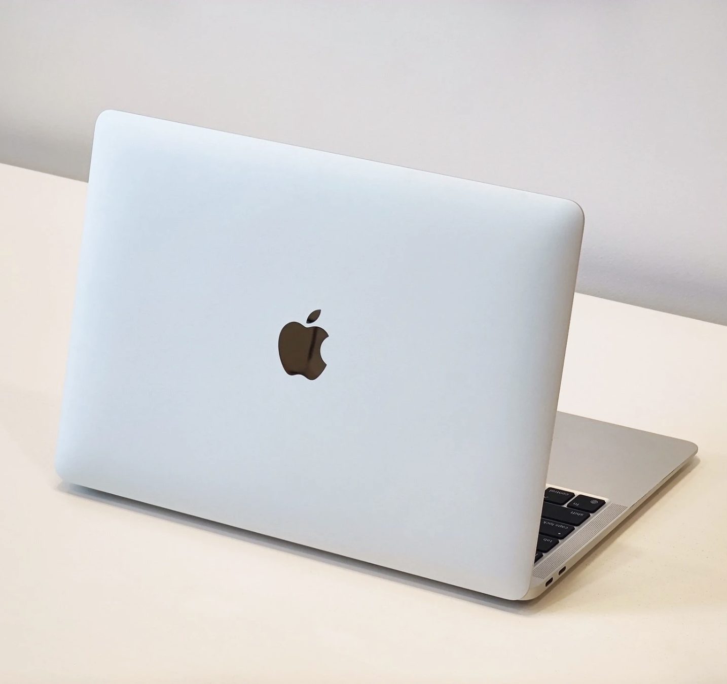 Macbook Air M1 13.3 inch