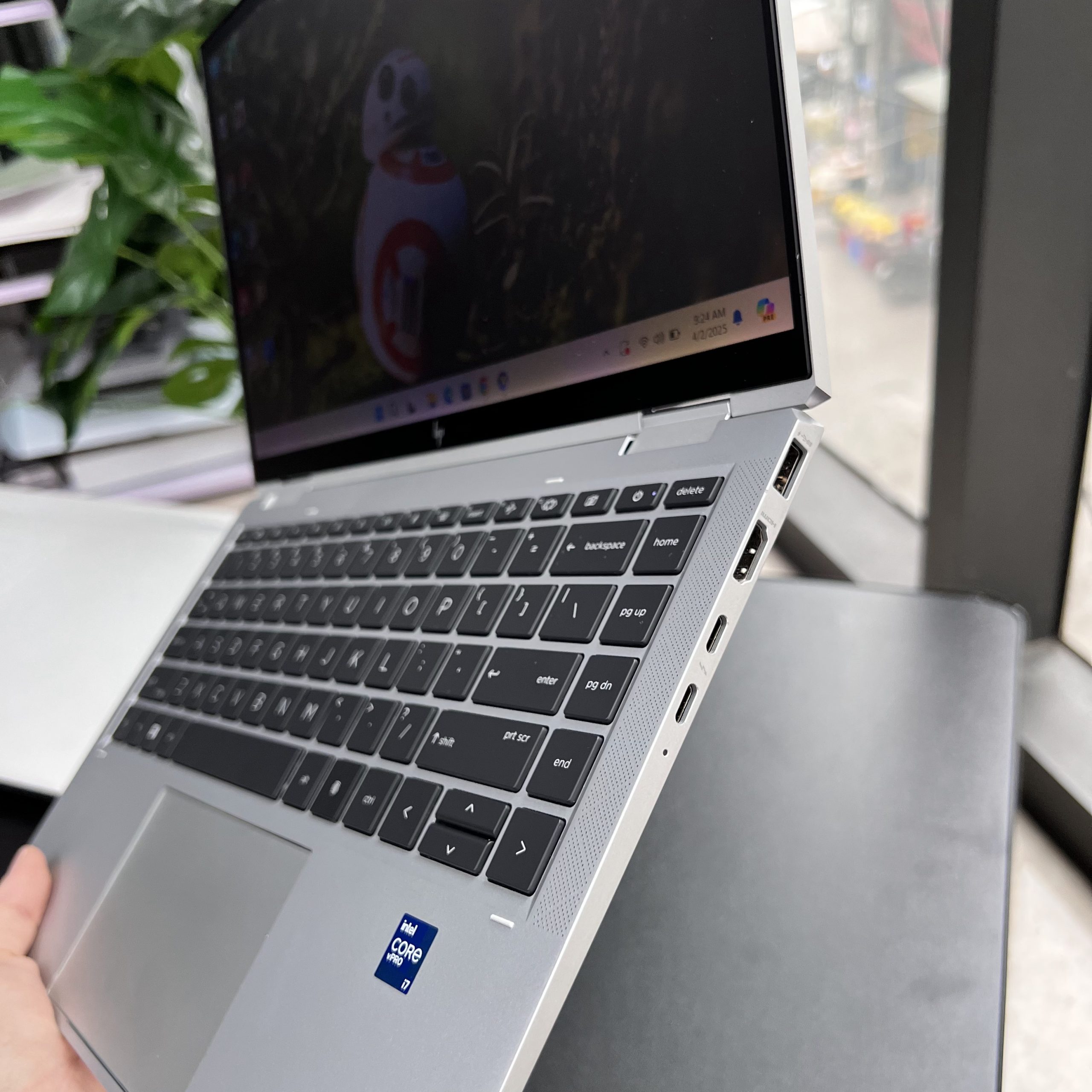 HP EliteBook 1040 G8 x360 - ຊັ້ນສູງ, ມີກຳລັງ ກັບ Core i7 Gen 11