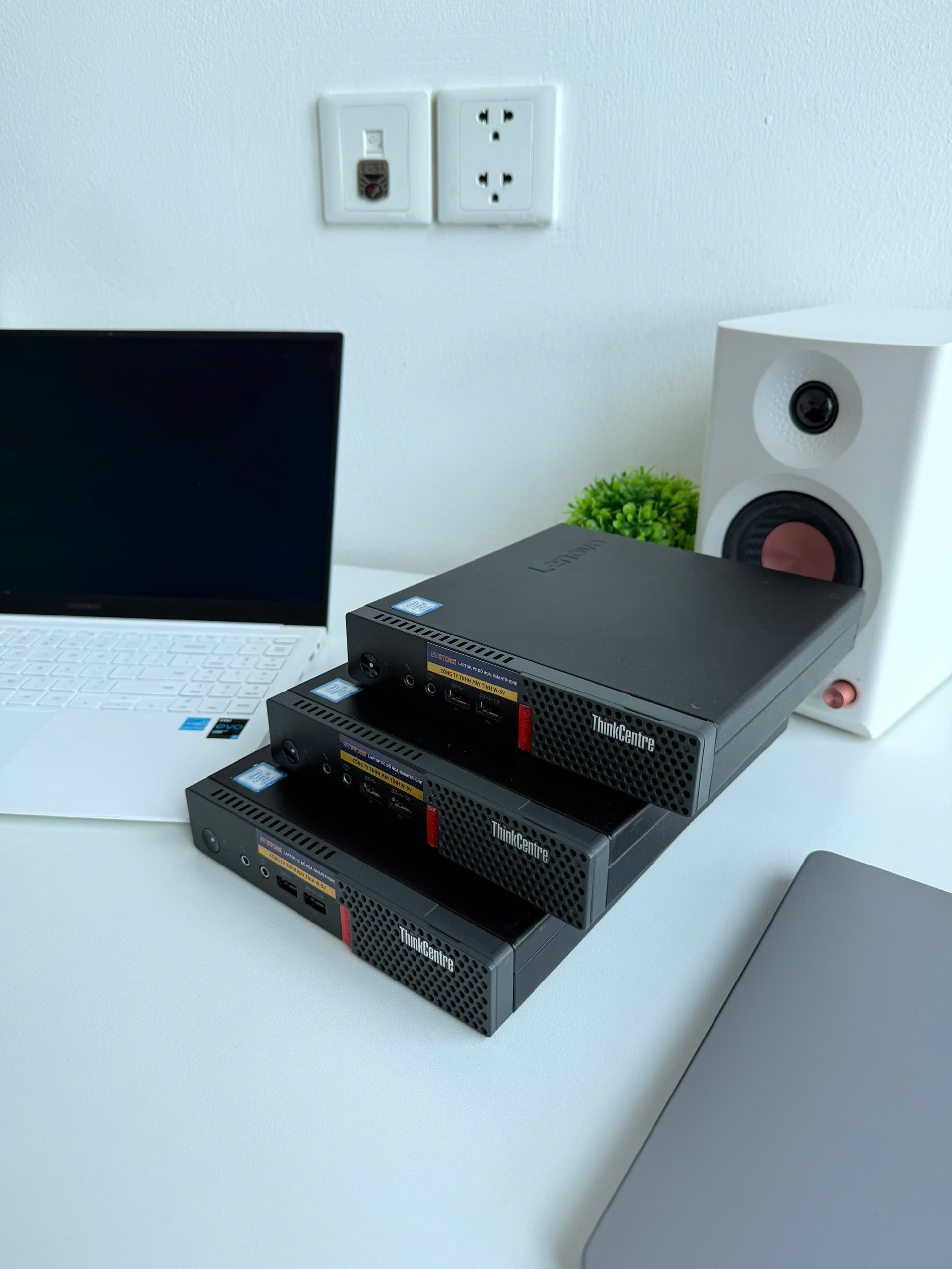 ThinkCentre Tiny PC Lenovo | ຂະໜາດນ້ອຍ ເບົາ, ປະສິດທິພາບສູງ Core i5, WiFi 5G