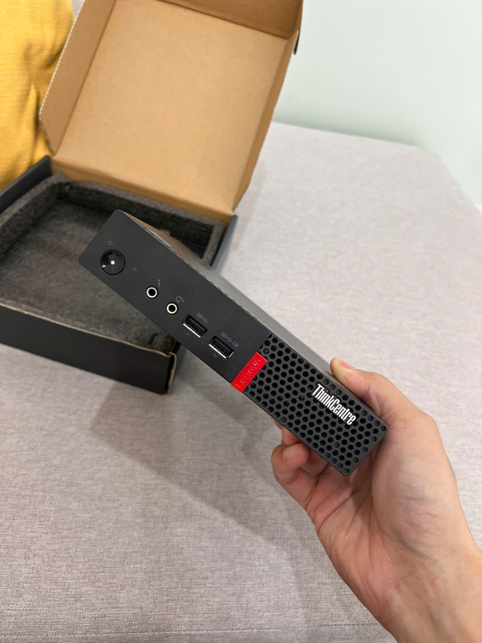 ThinkCentre Tiny PC Lenovo | ຂະໜາດນ້ອຍ ເບົາ, ປະສິດທິພາບສູງ Core i5, WiFi 5G